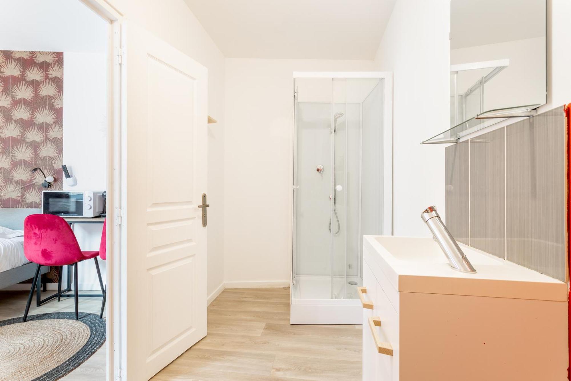 S&K Suite Grande Rue Roubaix - Chambre Spacieuse Et Sdb Privee - Netflix Et Cuisine מראה חיצוני תמונה